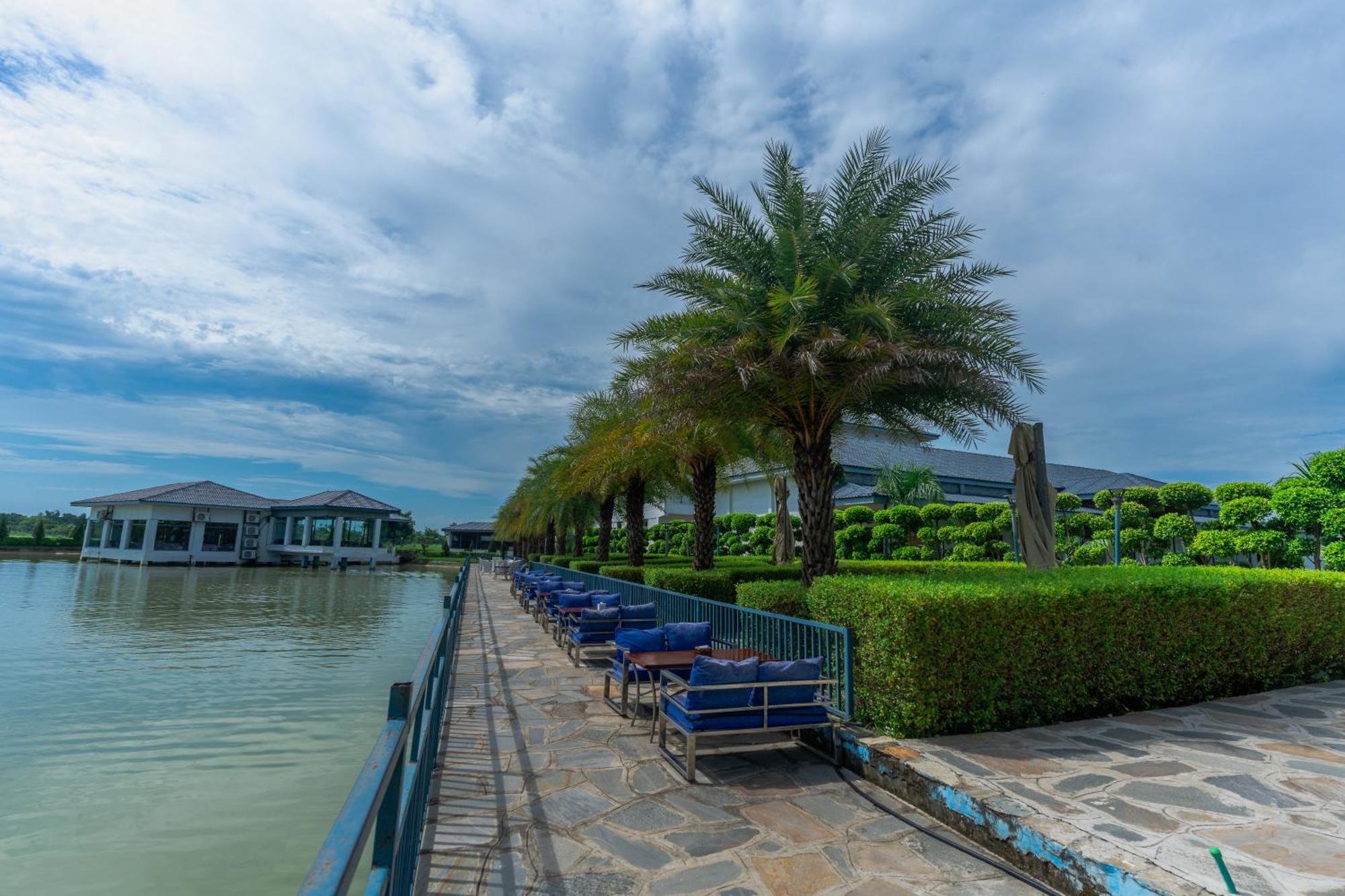 Lumbini Palace Resort Exterior foto